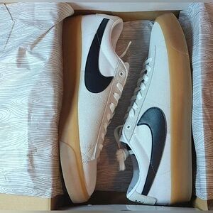 NWT Nike SB Zoom Pogo Plus White Sneakers Black Tan Gum Sole Blazer Nikes